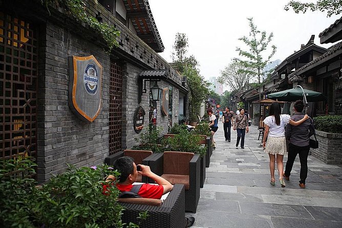 Kuanzhai Alley: Where Traditional Meets Modern Chengdu